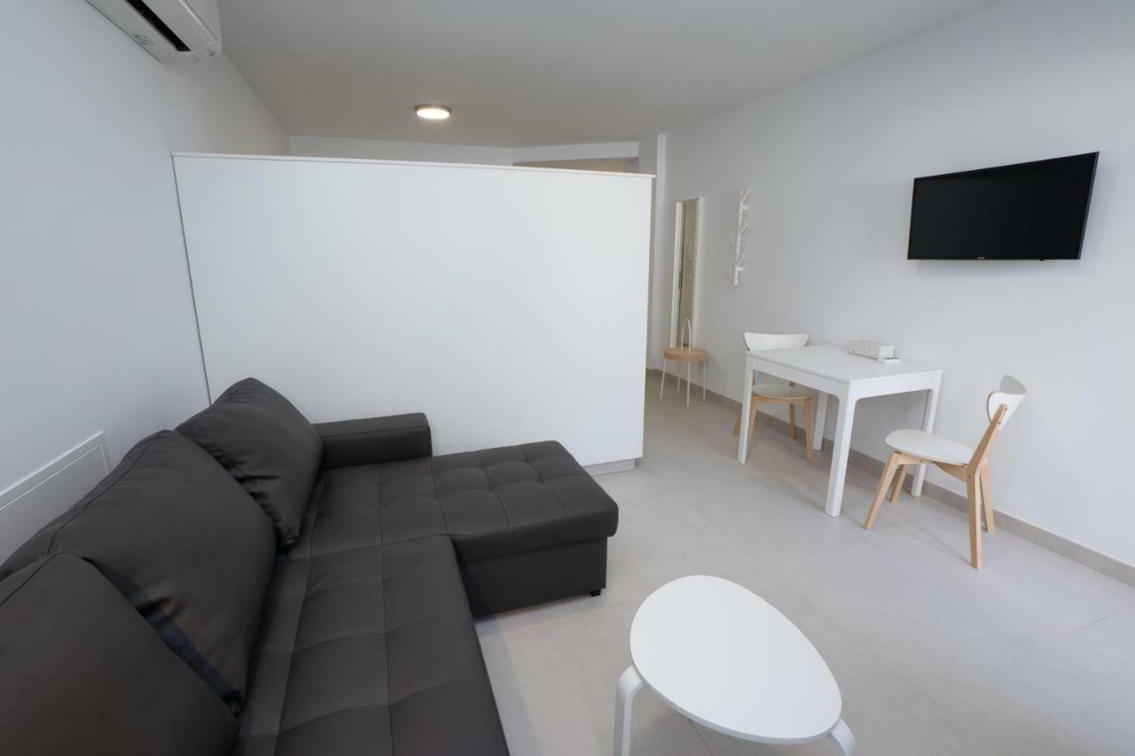 Apartamentos Mombasa 1 Planta Nerja Dış mekan fotoğraf
