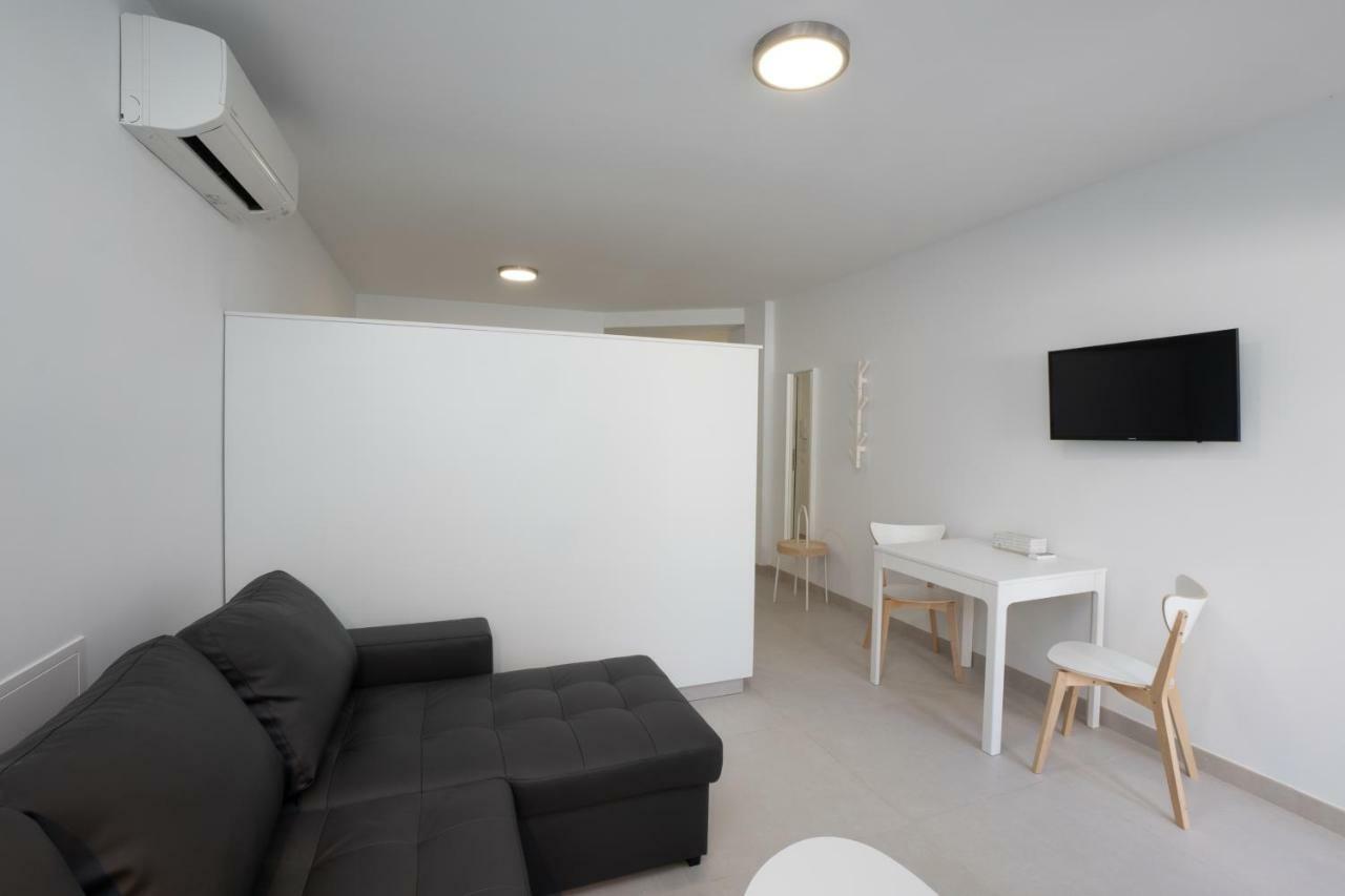 Apartamentos Mombasa 1 Planta Nerja Dış mekan fotoğraf